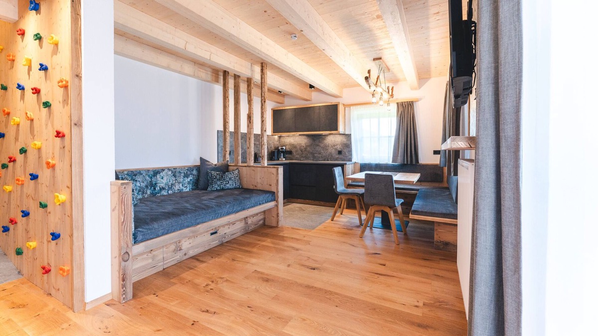 Sesto Apartment | Holiday Apartment 'Berg' with Mountain View, Shared Garden and Wi-Fi