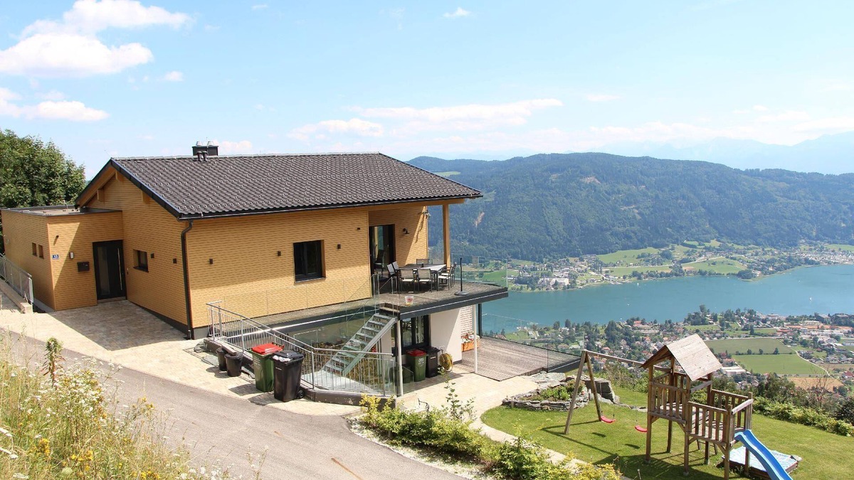 Bodensdorf House | Holiday apartment Bodensdorf for 1 - 8 persons with 4 bedrooms - Holiday house