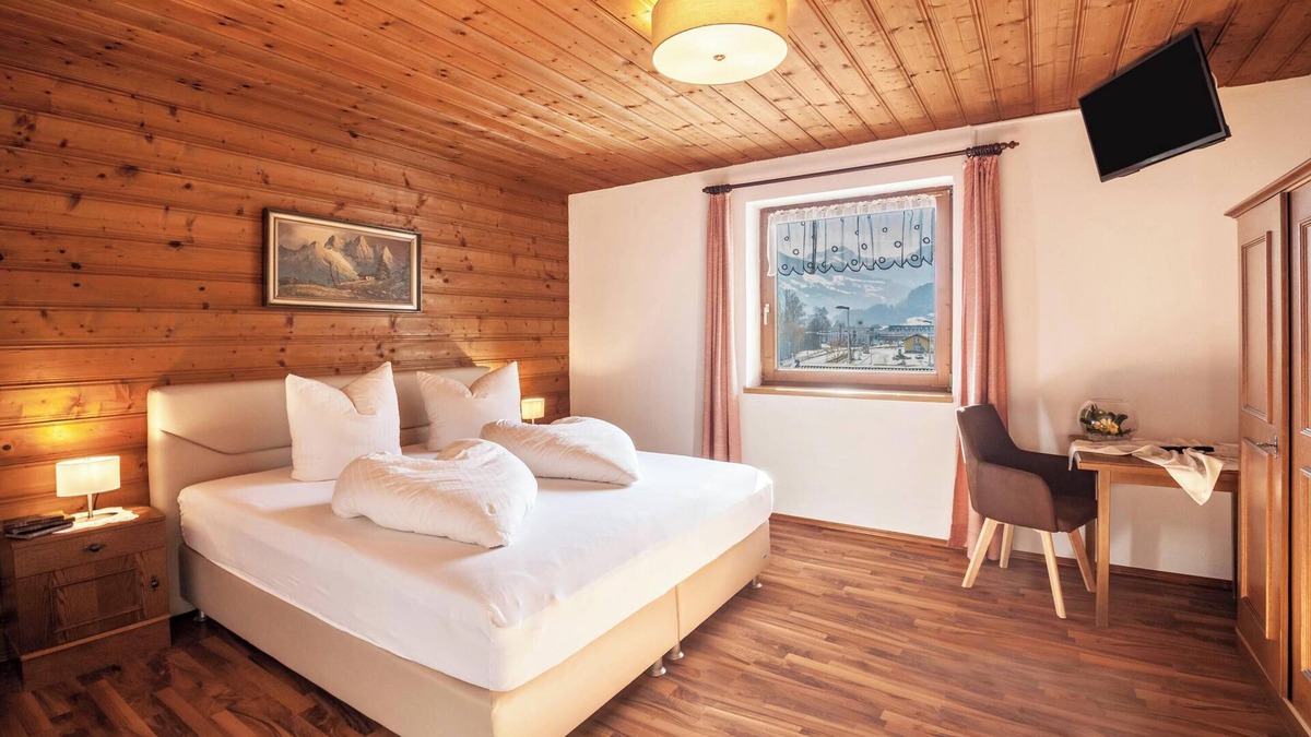 Kaltenbach Apartment | Holiday Apartment "Brugger 6 Personen" Near the Ski Area with Mountain View