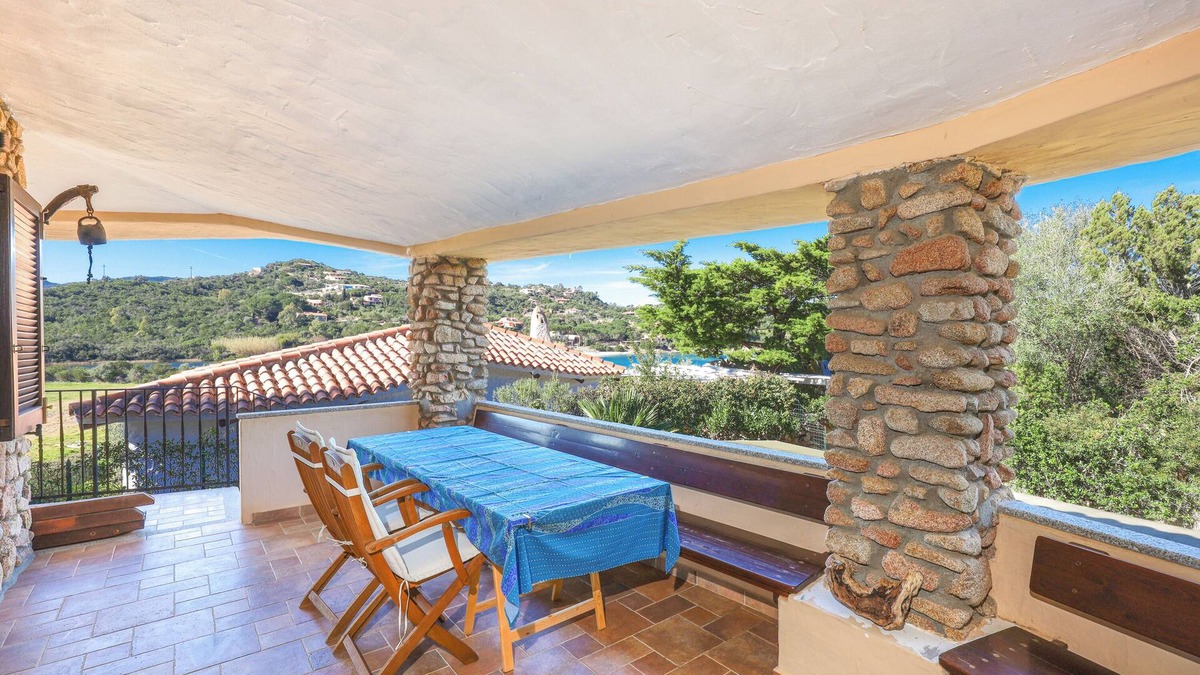 Tiriddo House | Holiday Apartment "Corbezzoli" with Sea View, Wi-Fi, Balcony, Garden & Terrace