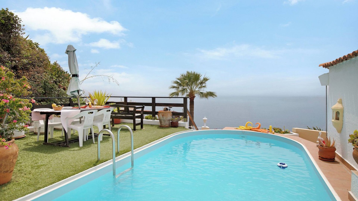 Puntillo del Sol Apartment | Holiday Apartment 'Casa Pelican' with Sea View, Private Pool and Wi-Fi