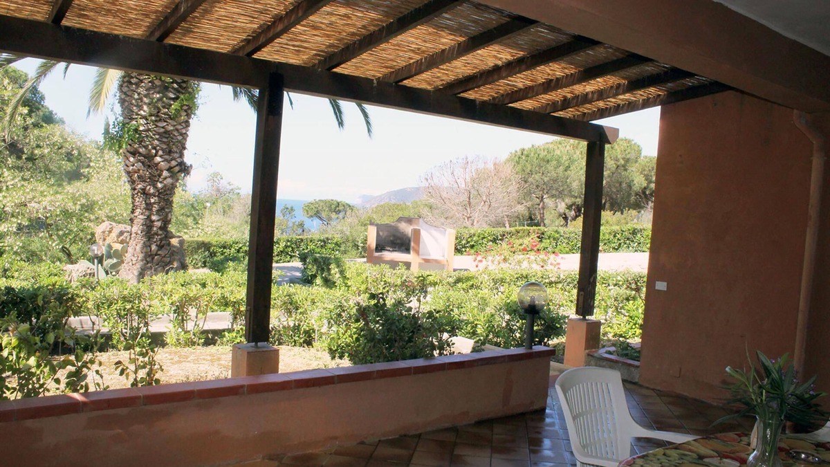 Madonna delle Grazie Apartment | Holiday apartment Capoliveri for 1 - 4 persons with 1 bedroom - Row house
