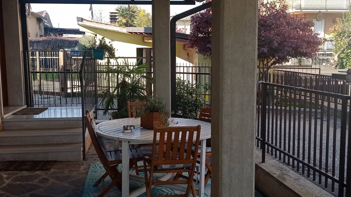 Pescantina Apartment | Holiday Apartment "Casa Maddy" with Balcony, Private Terrace & Wi-Fi