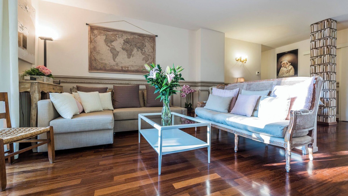 Malcesine Apartment | Holiday Apartment "Casa Ortensia" by the Lake with Terrace & Wi-Fi