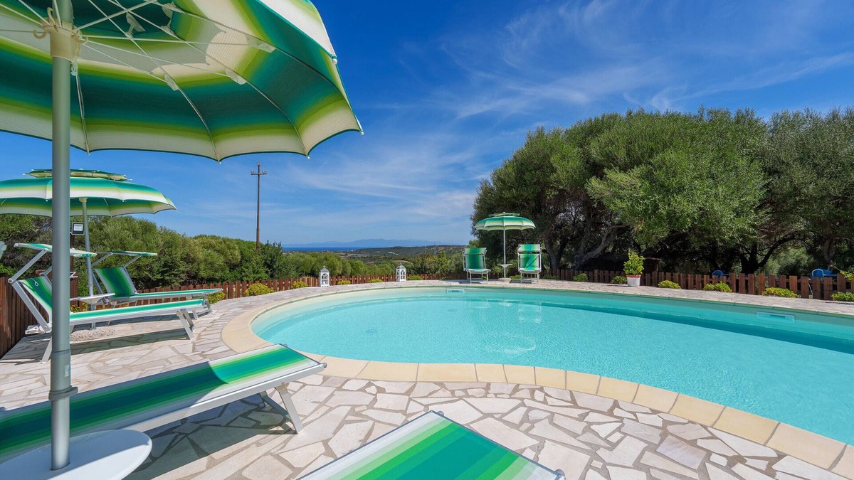 Aglientu Apartment | Holiday Apartment "Casa Mirto Con Piscina E Vista Mare" with Sea View, Shared Pool & Wi-Fi