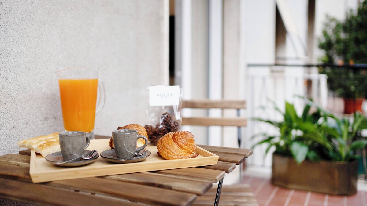 Alassio Apartment | Holiday Apartment "Casa Esterina" with 2 Balconies & Wi-Fi