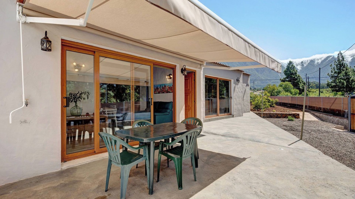 El Paso Apartment | Holiday Apartment "Casita Ana" with Mountain View & Private Terrace