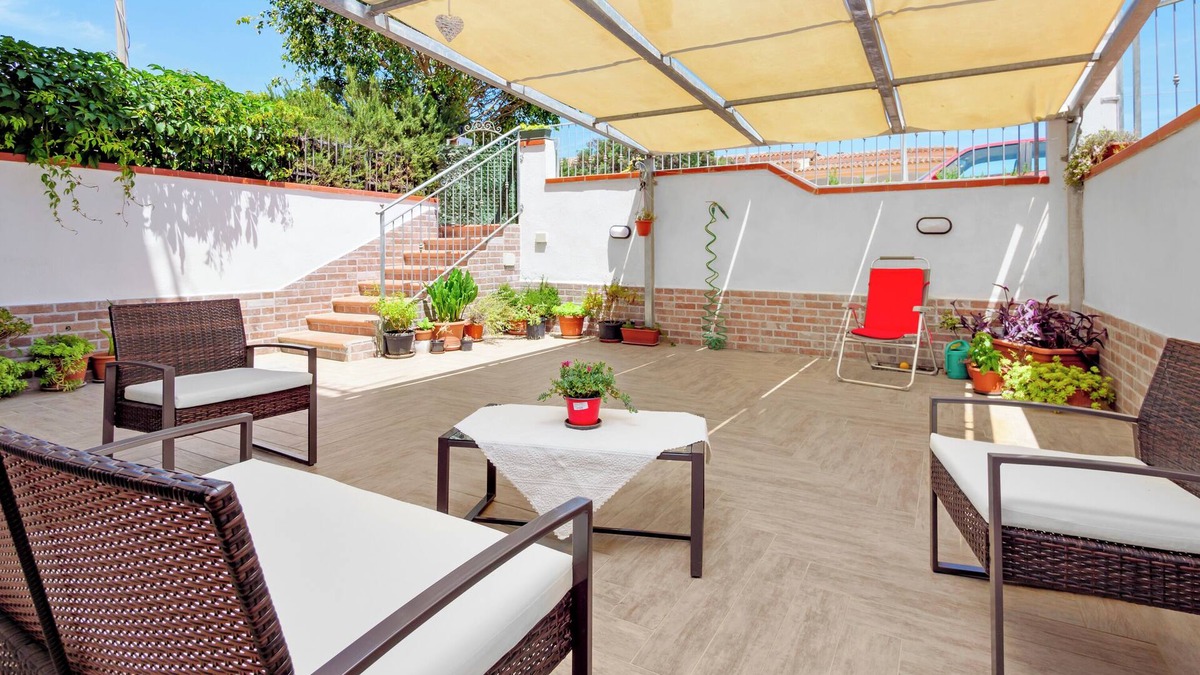 Iscra e Voes Apartment | Holiday Apartment "Caterina" with Shared Terrace & Wi-Fi