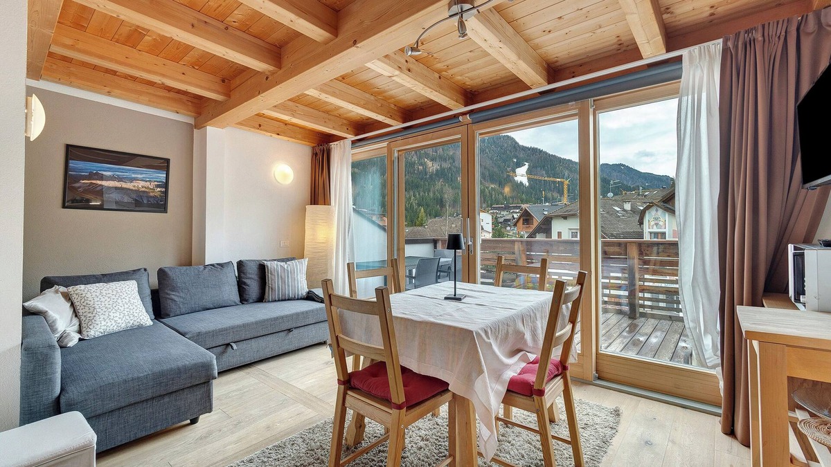 La Villa Apartment | Holiday Apartment 'Ciasa Irene Mansarde' near Ski Slopes with Terrace & Mountain View