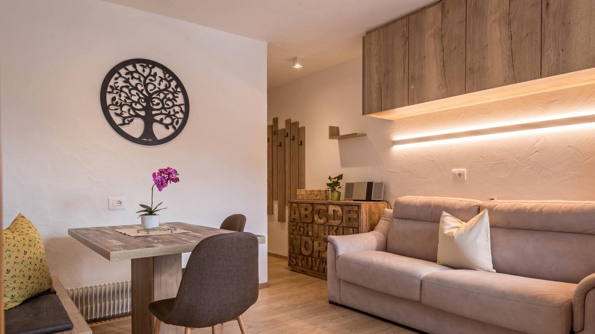 Colfosco Apartment | Holiday Apartment Cocoon Sweet Home with Mountain View and access to ski slopes