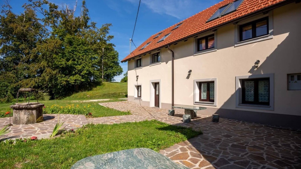 Ajdovscina Apartment | Holiday apartment Col for 1 - 4 persons - Holiday apartment