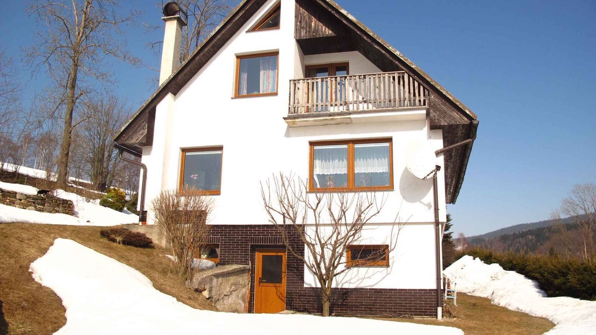 Horni Marsov Apartment | Holiday apartment with balcony and garden