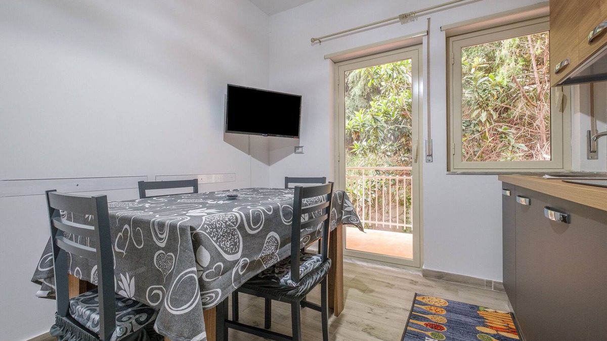 Province of Messina Apartment | Holiday Apartment "Damilhouse 2" with Balcony & Wi-Fi