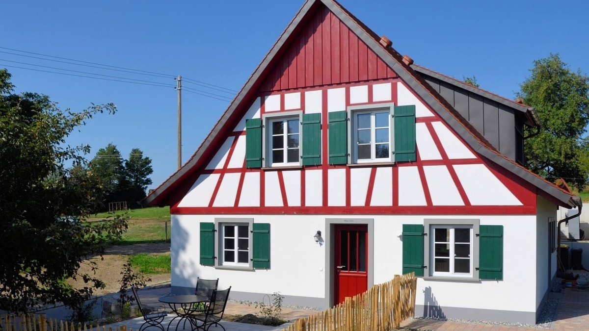 Heiligenberg Apartment | Holiday Apartment "Morgentau" with Private Terrace & Wi-Fi