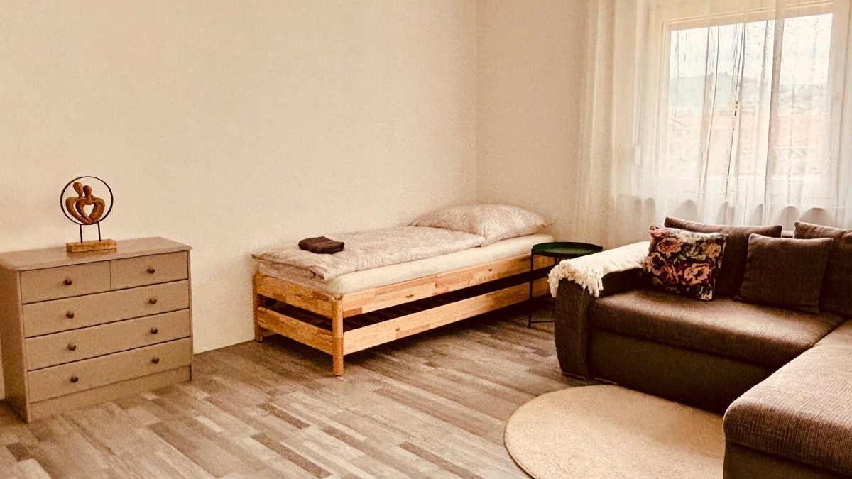 Lohr am Main Apartment | Holiday Apartment 'Mirjam' with Wi-Fi