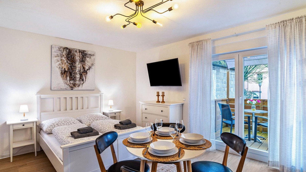 Oberderdingen Apartment | Holiday Apartment "Appartement Aposto 1" with Private Terrace and Wi-Fi
