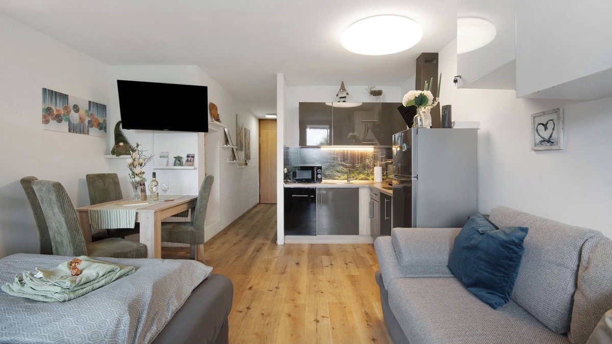 Sankt Englmar Apartment | Holiday Apartment 'Hella Wahnsinn' with Shared Pool, Balcony and Wi-Fi