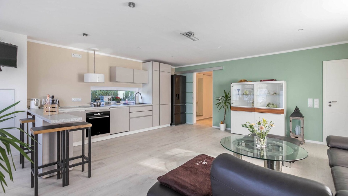 Heide Apartment | Holiday Apartment "Deluxe" with Shared Terrace & Wi-Fi