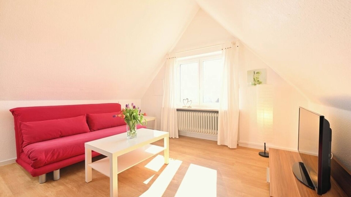Enzisweiler Apartment | Holiday Apartment 'Dinkelbach Landhaus 1 B Sommerfeeling' with Lake View and Wi-Fi