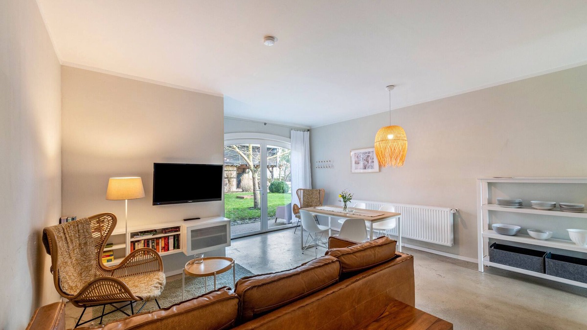Saal Apartment | Holiday Apartment DREI at Hof Himmelgrün with Large Garden