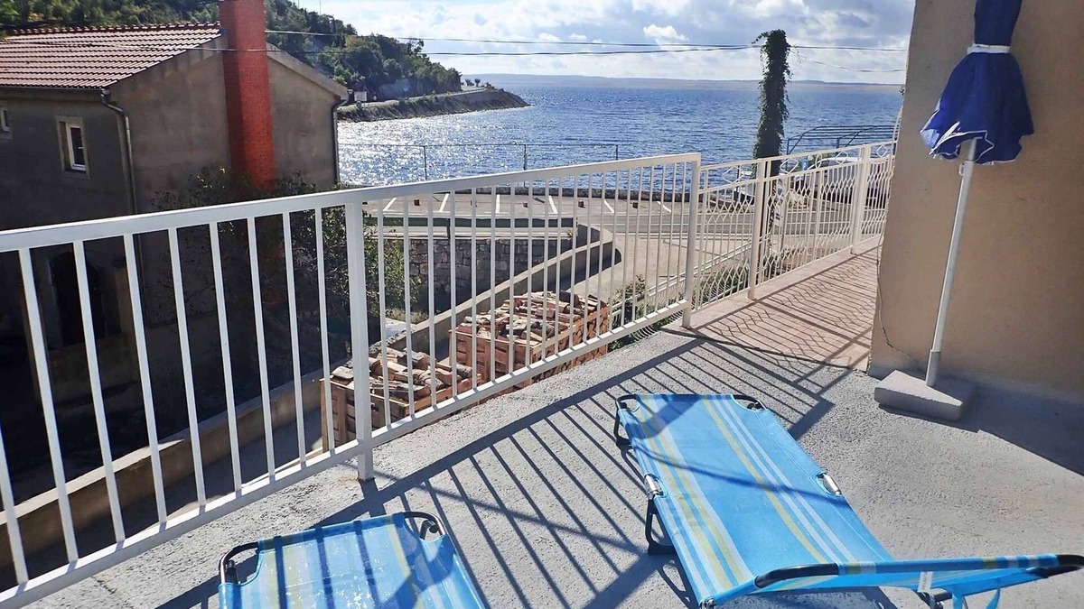 Susica Apartment | Holiday apartment for 9 people with sea views