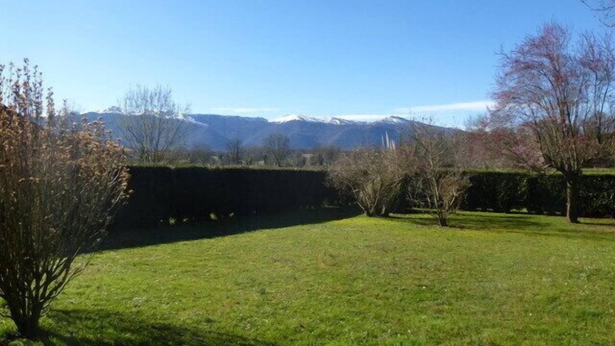 Herrere Apartment | Holiday apartment facing the Pyrenees