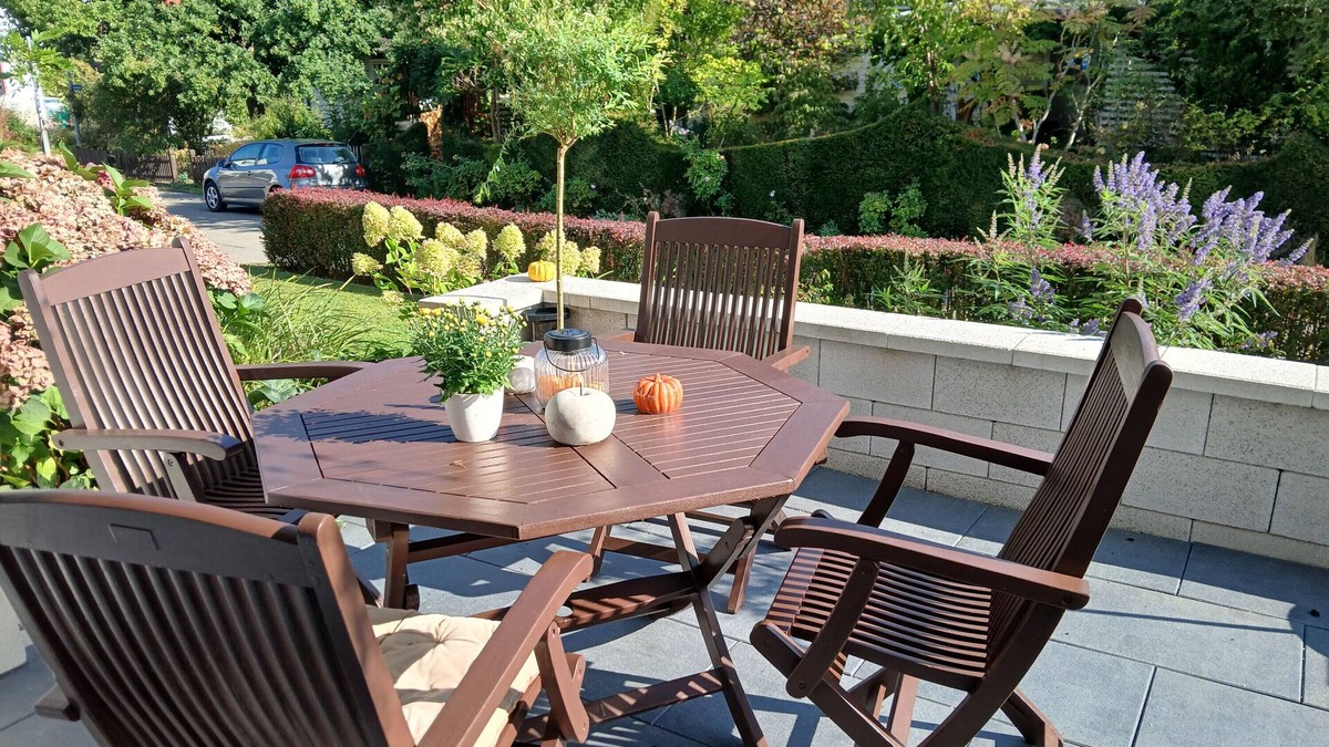 Stockach Apartment | Holiday Apartment 'Flora' with Private Terrace and Wi-Fi