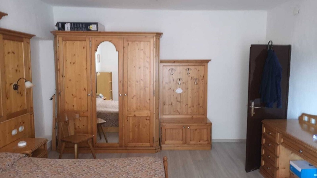 Lona-Lases Apartment | Holiday Apartment "Francesca" near Lake with Terrace