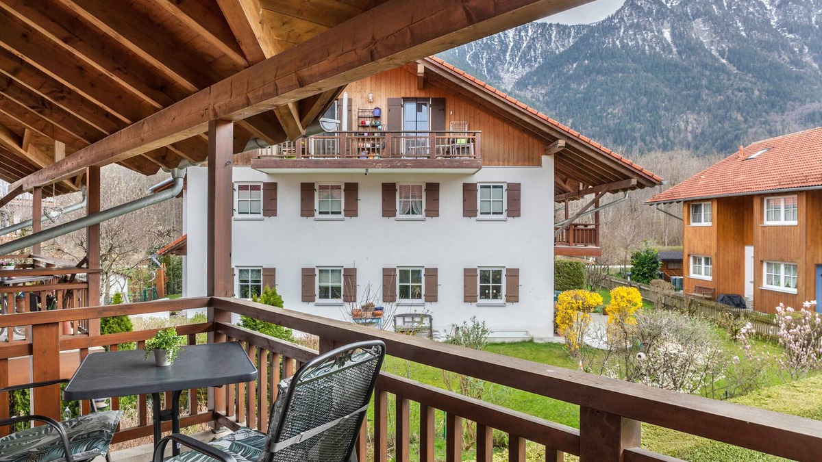 Oberau Apartment | Holiday Apartment "Fuchsbau" with Mountain View, Balcony & Wi-Fi