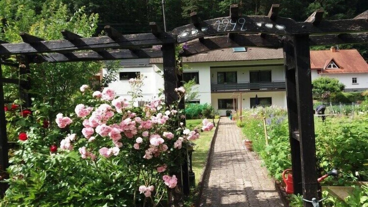 Eppenbrunn Apartment | Holiday apartment garden view