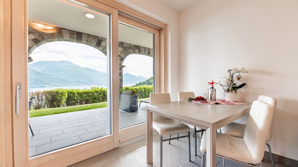 Musso Apartment | Holiday Apartment "Giardino" with Private Terrace, Shared Pool & Wi-Fi