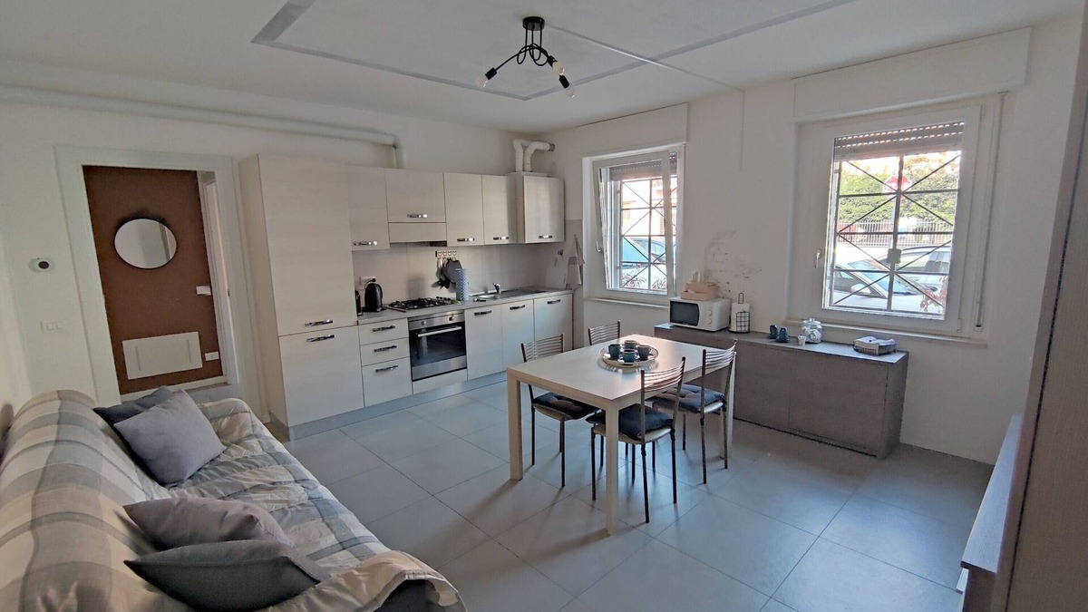 Pavia Apartment | Holiday Apartment "Grey House Pavia near Hospitals" with A/C & Wi-Fi