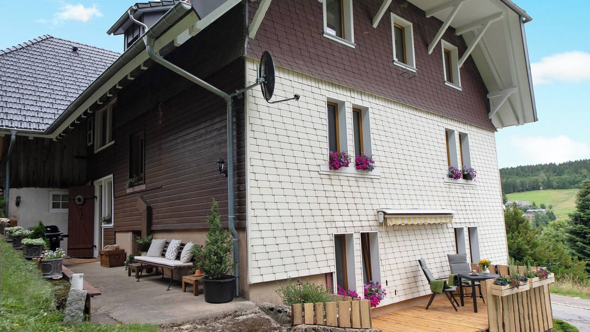 Todtnauberg Apartment | Holiday Apartment "Haus Bergruh Fuchsbau" with Mountain View, Private Terrace & Wi-Fi
