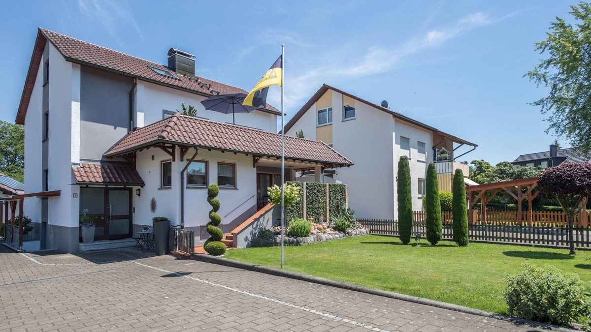 Eriskirch Apartment | Holiday Apartment "Haus Schussenblick Og" with Balcony