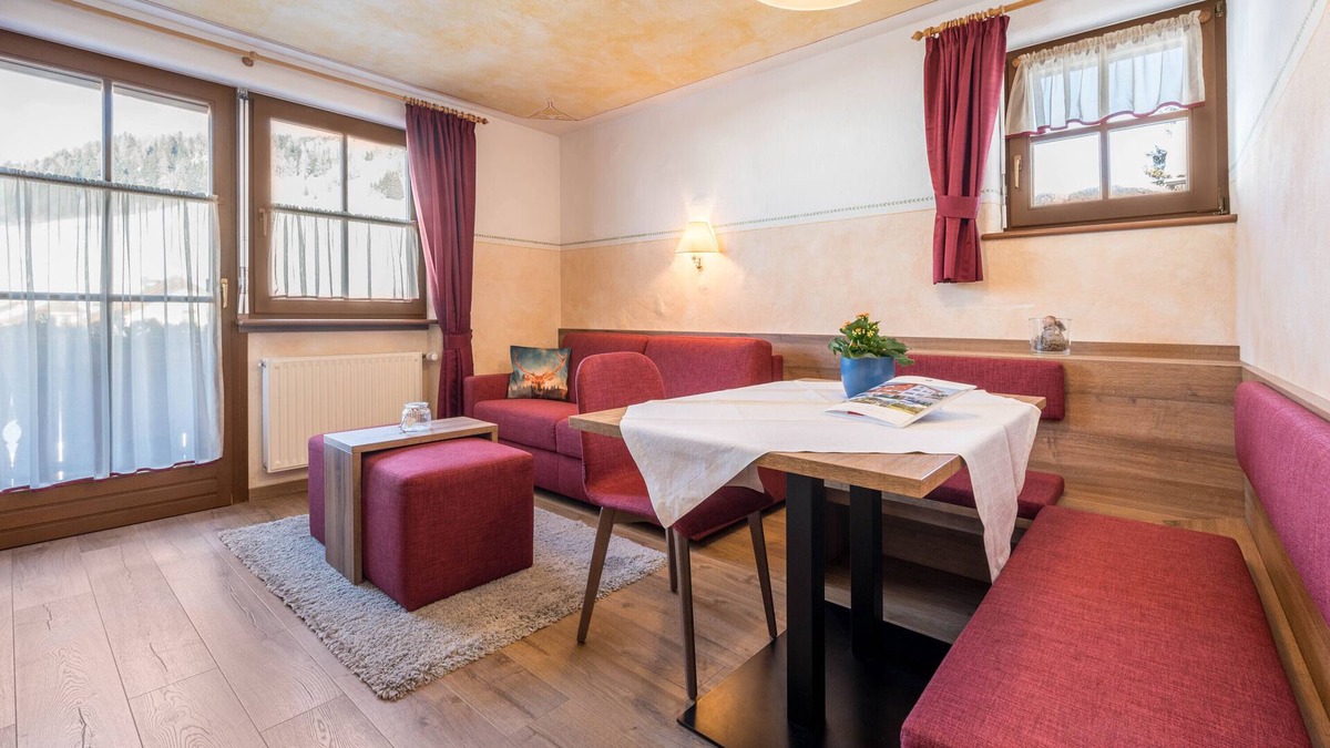 Valle San Silvestro Apartment | Holiday Apartment "Haus zur Vogelweide App 4" with Mountain View, Balconies & Wi-Fi