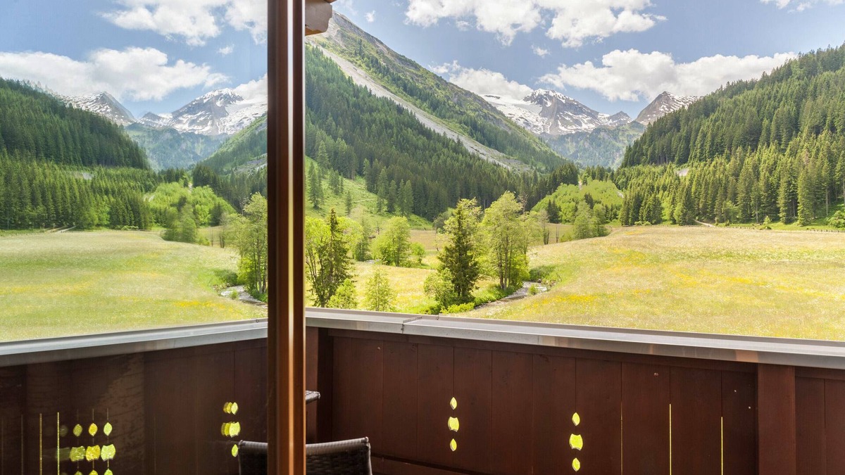 Madseit Apartment | Holiday Apartment 'Haus Marchegg - Edelweiß' with Mountain View, Balcony and Wi-Fi