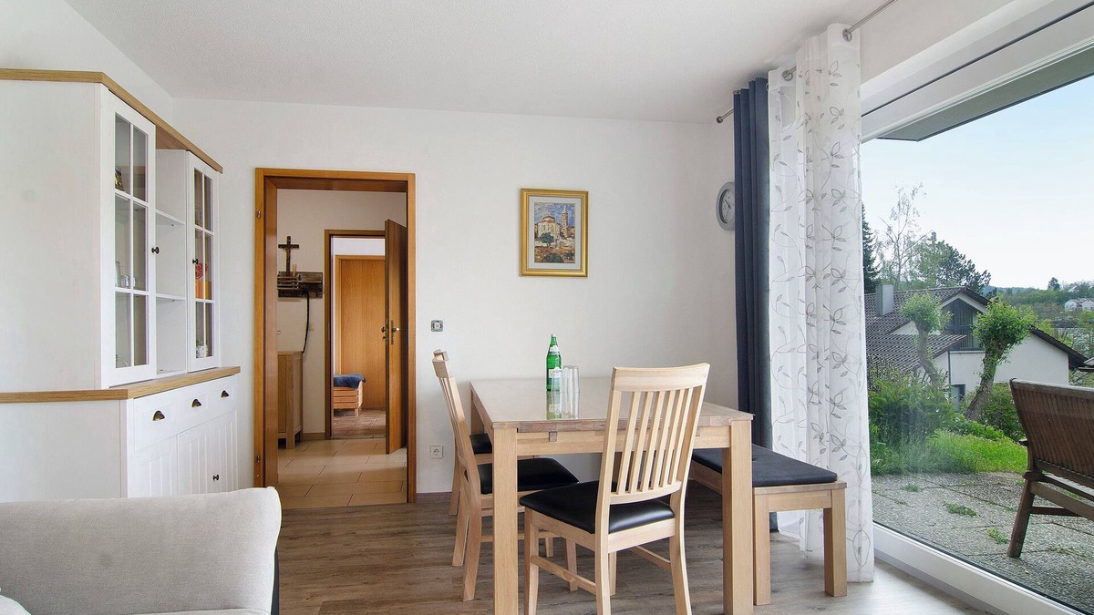 Tuttlingen Apartment | Holiday Apartment Honberg with Private Terrace and Wi-Fi