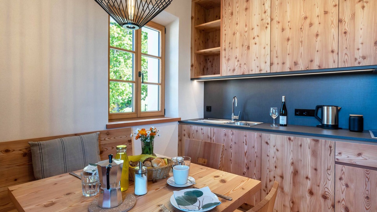 Petersberg Apartment | Holiday Apartment Hof im Thal Apt Linde with Mountain View, Balcony & Wi-Fi