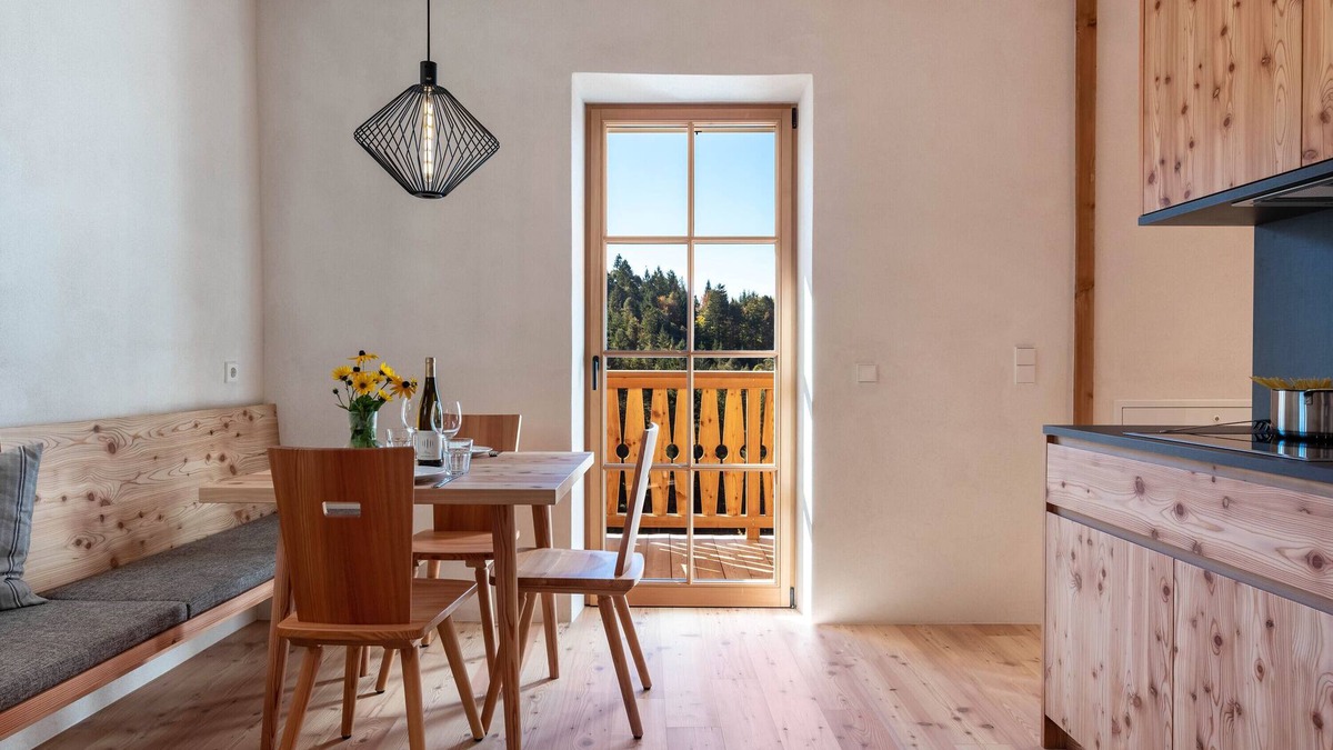 Petersberg Apartment | Holiday apartment Hof im Thal Apt Lärche with Mountain View, Balcony & Wi-Fi