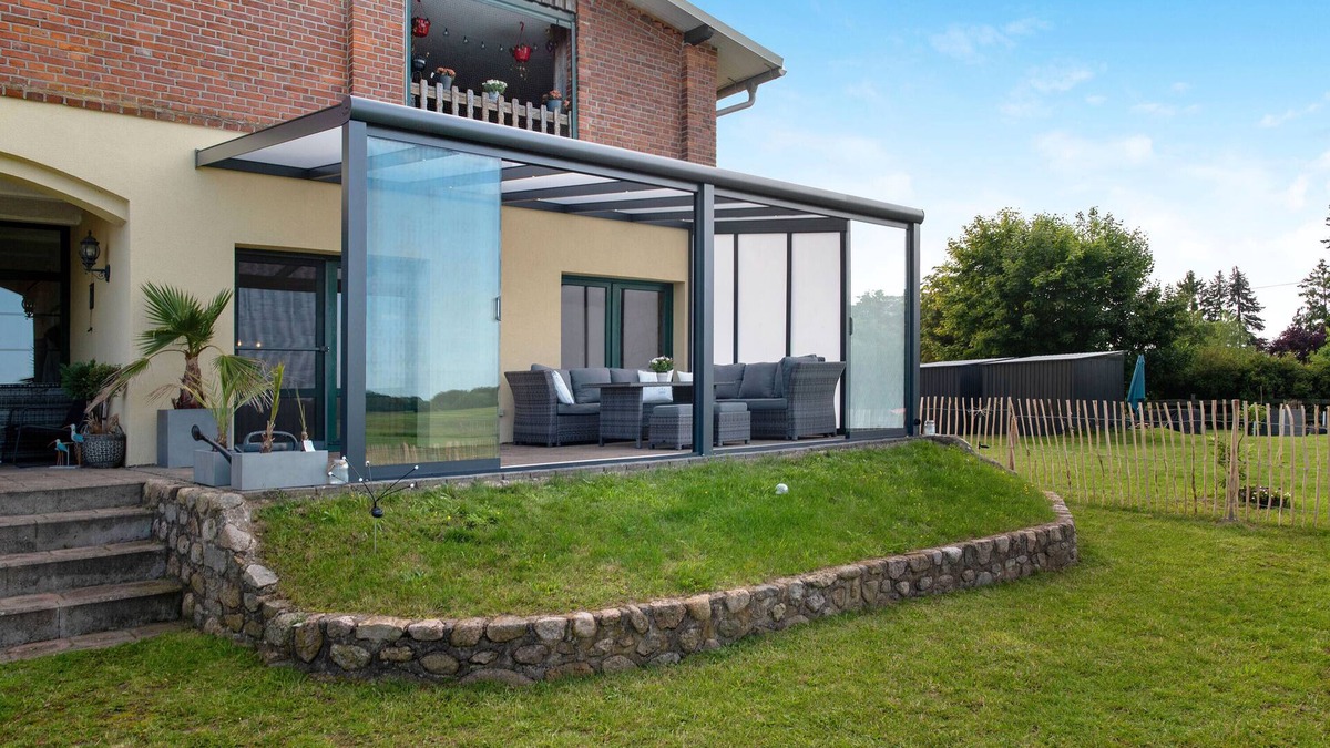 Pokrent Apartment | Holiday Apartment 'Hof Musial' with Private Terrace, Shared Garden and Wi-Fi