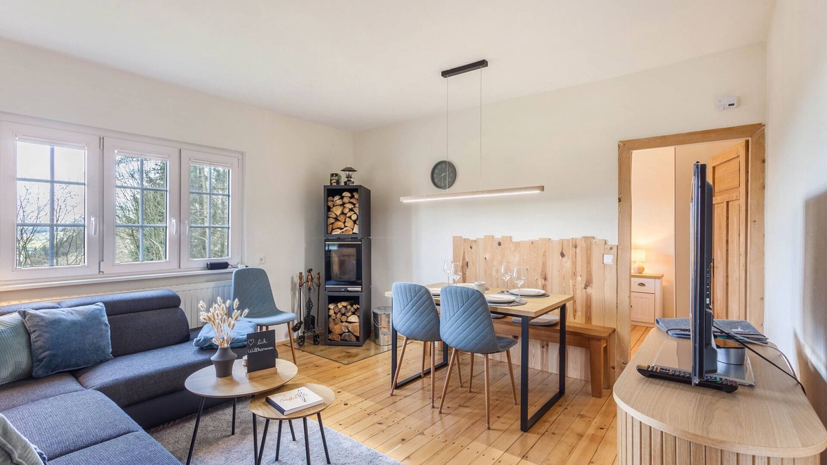 Eslohe Apartment | Holiday Apartment "Homertstuebchen" with Private Terrace & Private Garden