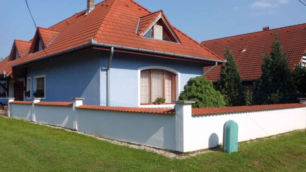 Balatonbereny Apartment | Holiday apartment with pool, grill and dishwasher