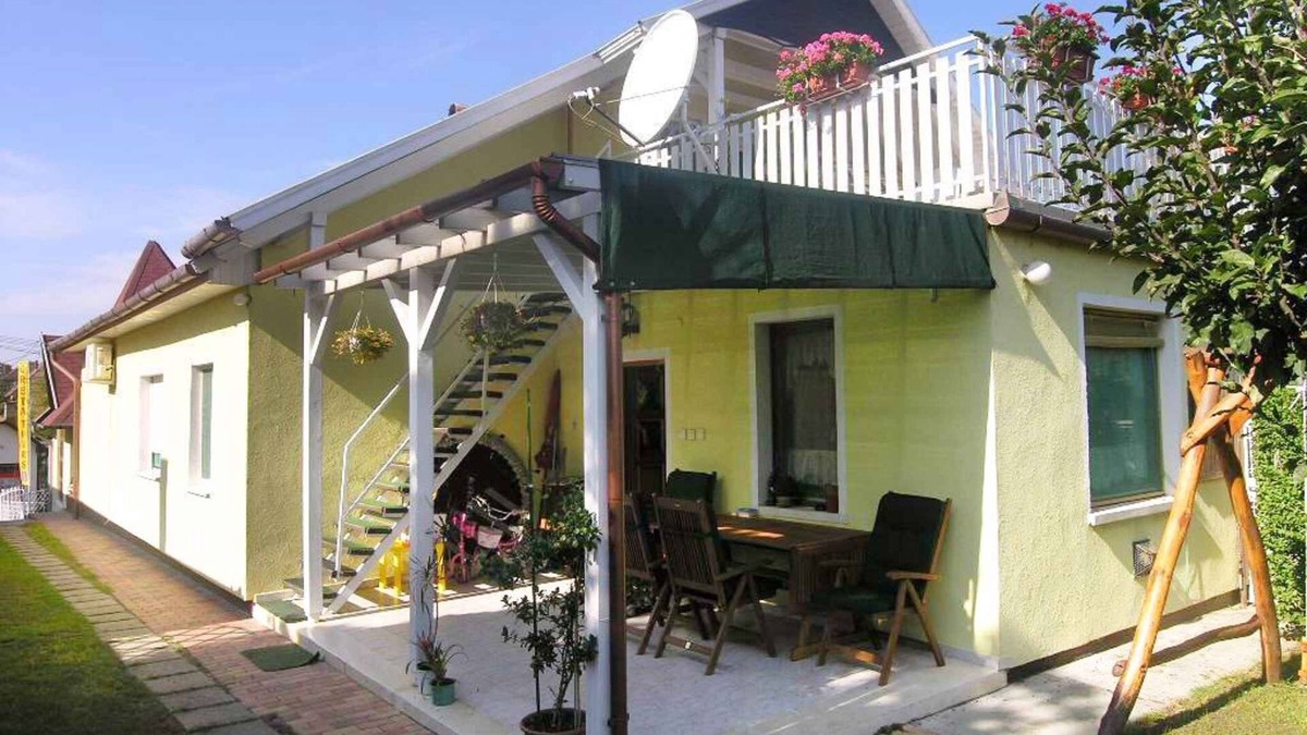 Balatonlelle Apartment | Holiday apartment in the center with air conditioning Premantura