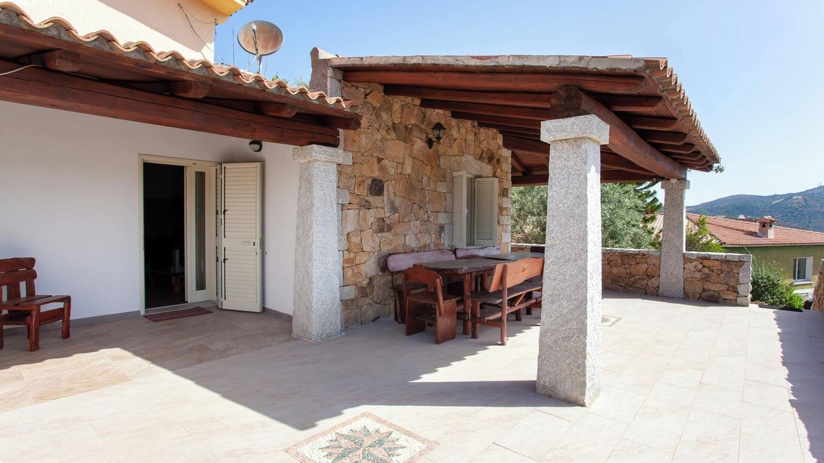 Schifoni Apartment | Holiday Apartment "Immerso nel verde" with Wi-Fi, Terrace & Garden