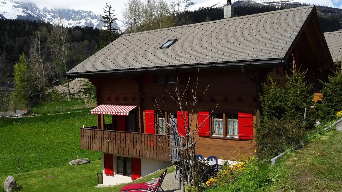 Ernen Ski Chalet | Holiday apartment in a quiet village