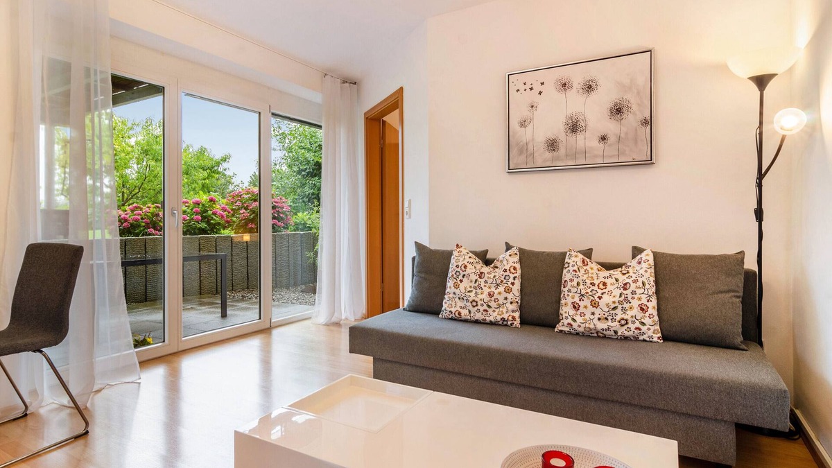 Lippertsreute Apartment | Holiday Apartment 'In Quiet Location' with Private Terrace and Wi-Fi
