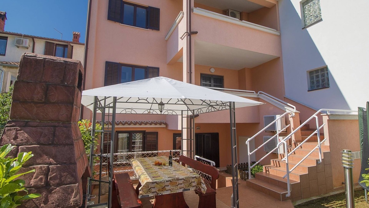 Stinjan Apartment | Holiday apartment in Štinjan, 600m from the beach