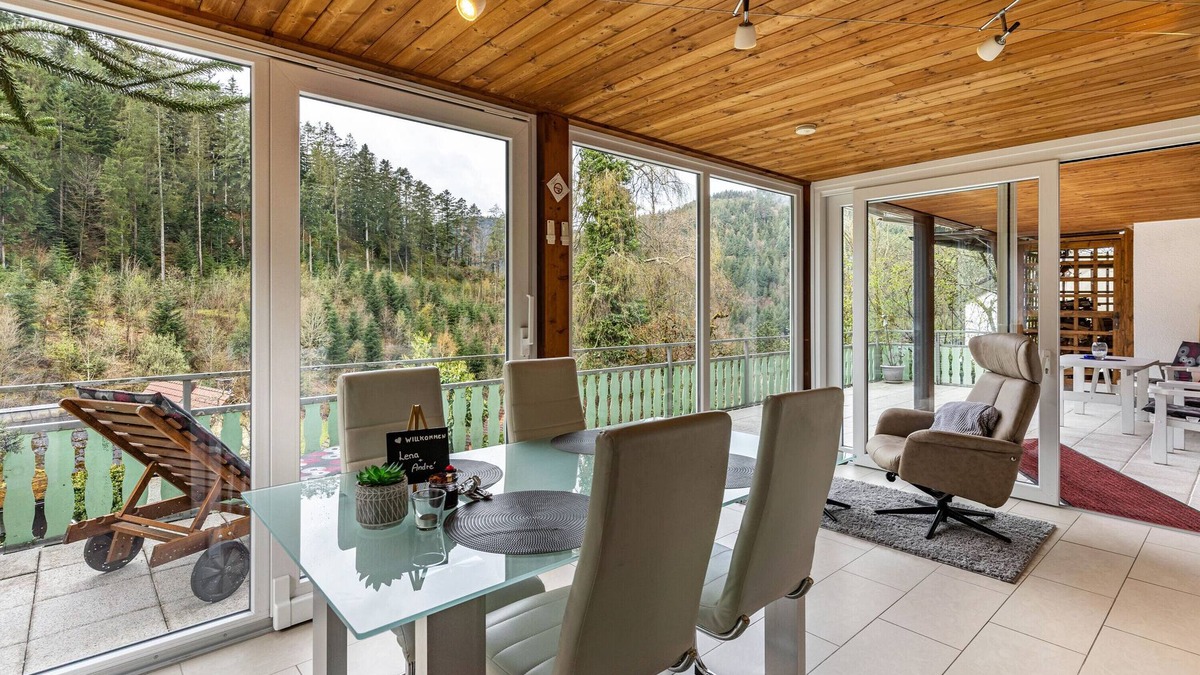 Hornberg Apartment | Holiday Apartment in the Nature with Shared Garden, Terrace & Wi-Fi