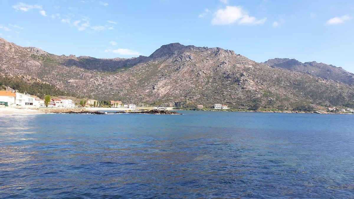 O Pindo Condo | Holiday apartment in the fishing port.