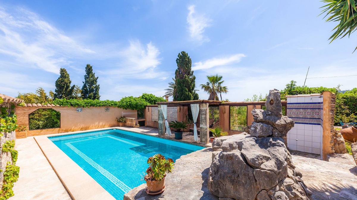 Son Macia House | Holiday Apartment "Individual Guesthouse Mallorca" with Mountain View, Communal Pool and Wi-Fi